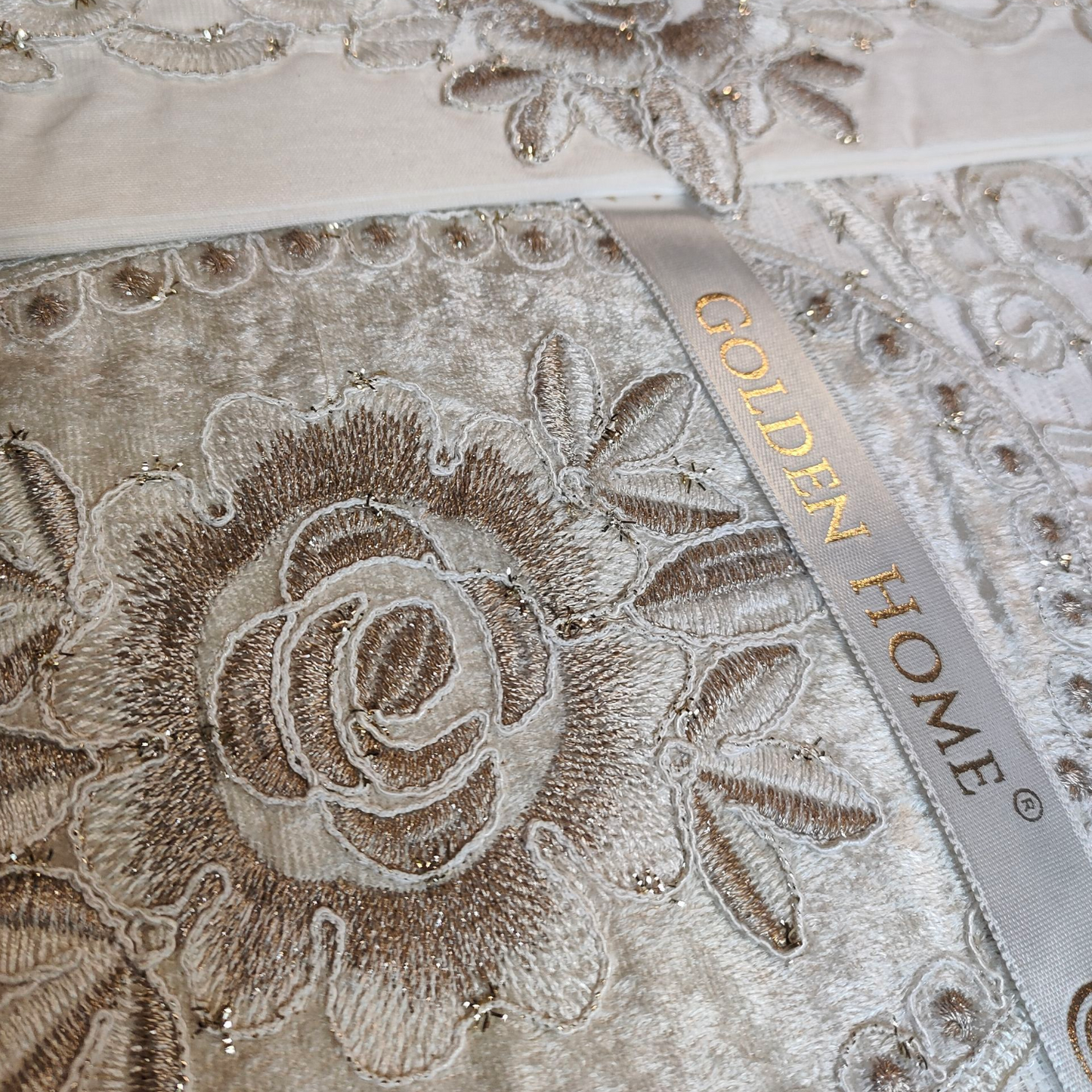 Juego de Cama para Novias "Clouds" – Elegancia y Diseño Clásico - COLOR CAPUCHINO