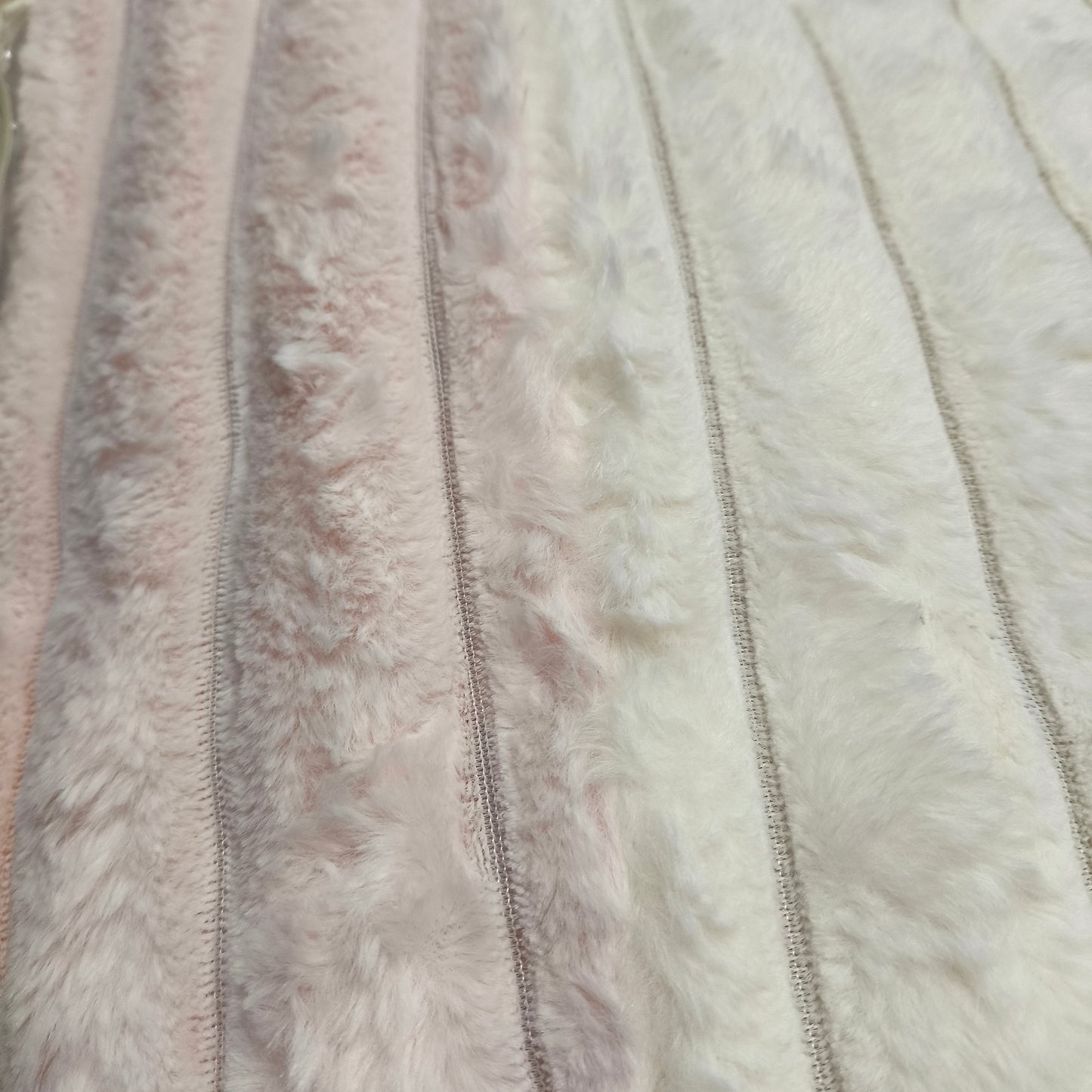 Edredón Aterciopelado con Borreguito MODELO TRAMA DE CANALÉ 2- COLOR ROSA