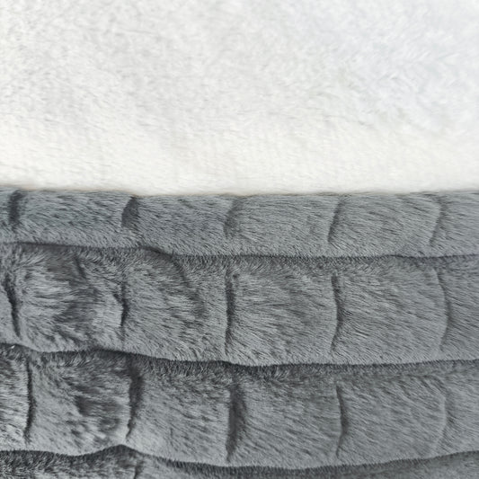 Edredón Acolchado con Borreguito – COLOR GRIS- Elegancia y Confort Absoluto