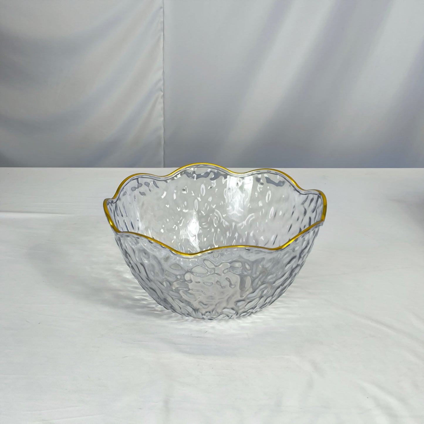 Conjunto de 3 taças de plástico martelado com rebordo dourado – 3 tamanhos