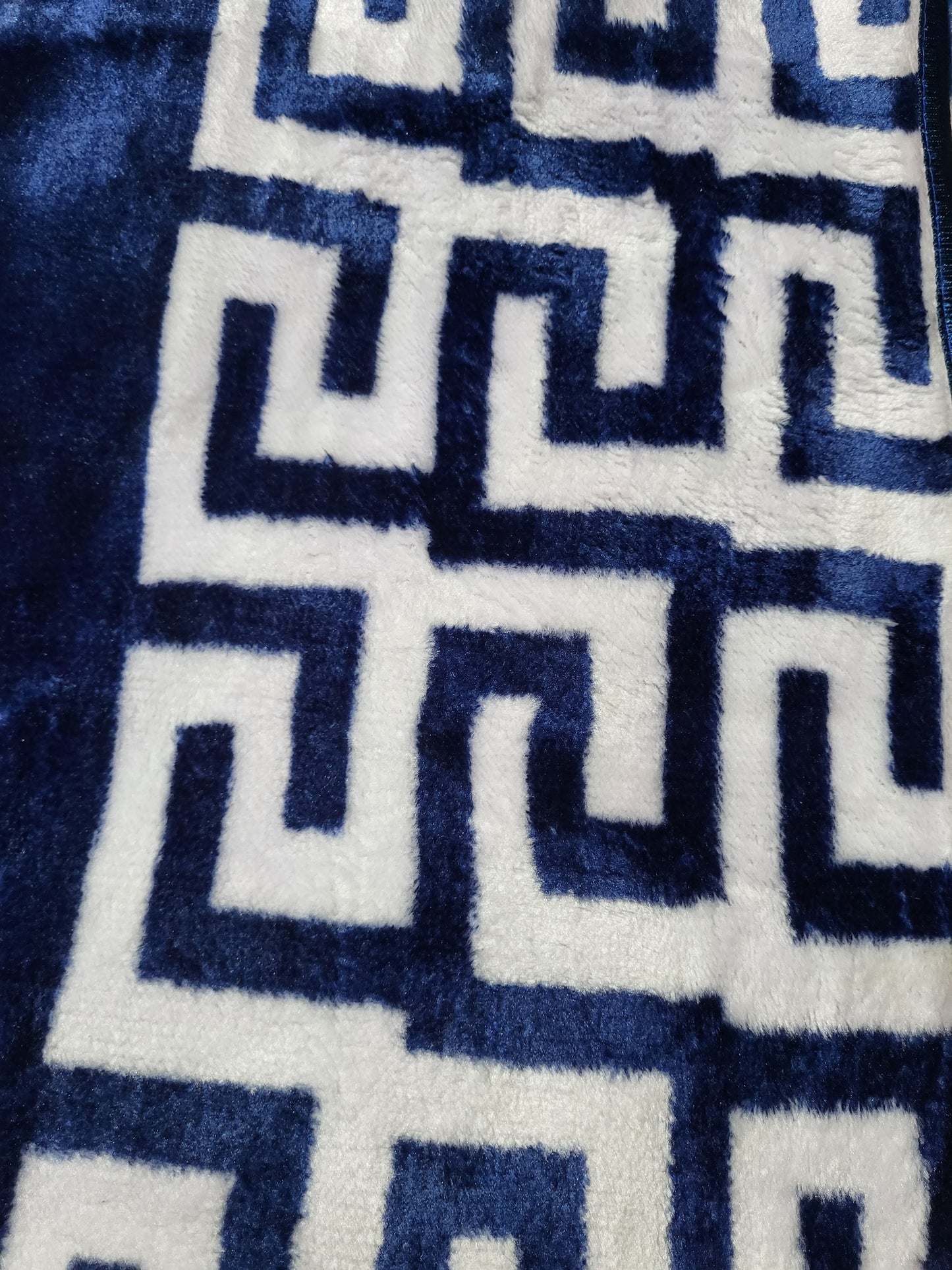 Manta Raschel 220 x 240 cm – 2 kg – 100% Poliéster