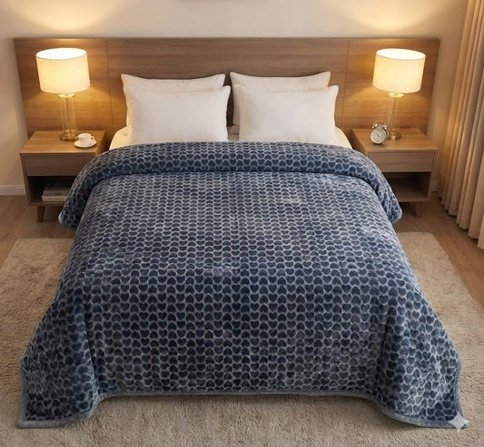 220 x 230 - Super Soft Pink Blanket with 3D Heart Relief – Velvety Feel, Reinforced Piping, Ideal for Sofa or Bed - DARK GREY COLOR