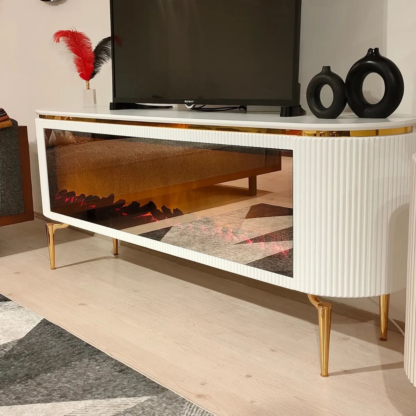 TV stand with digital fireplace - White with gold details