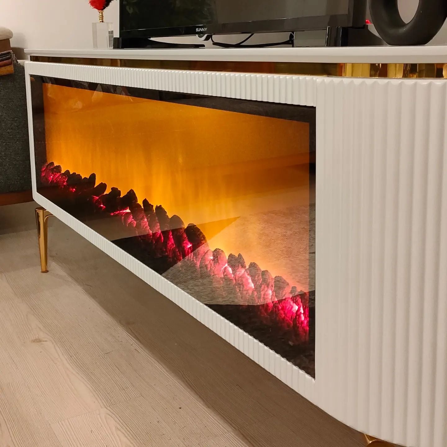 TV stand with digital fireplace - White with gold details