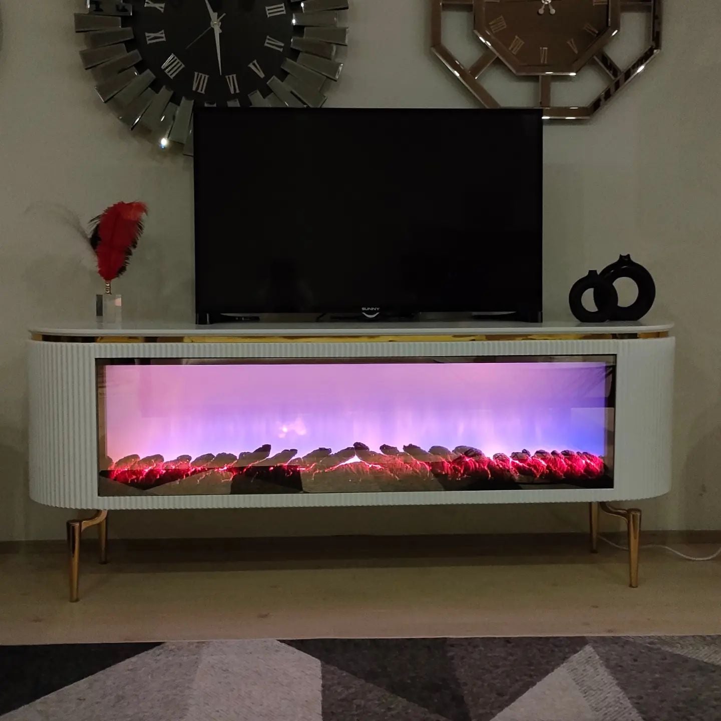 TV stand with digital fireplace - White with gold details