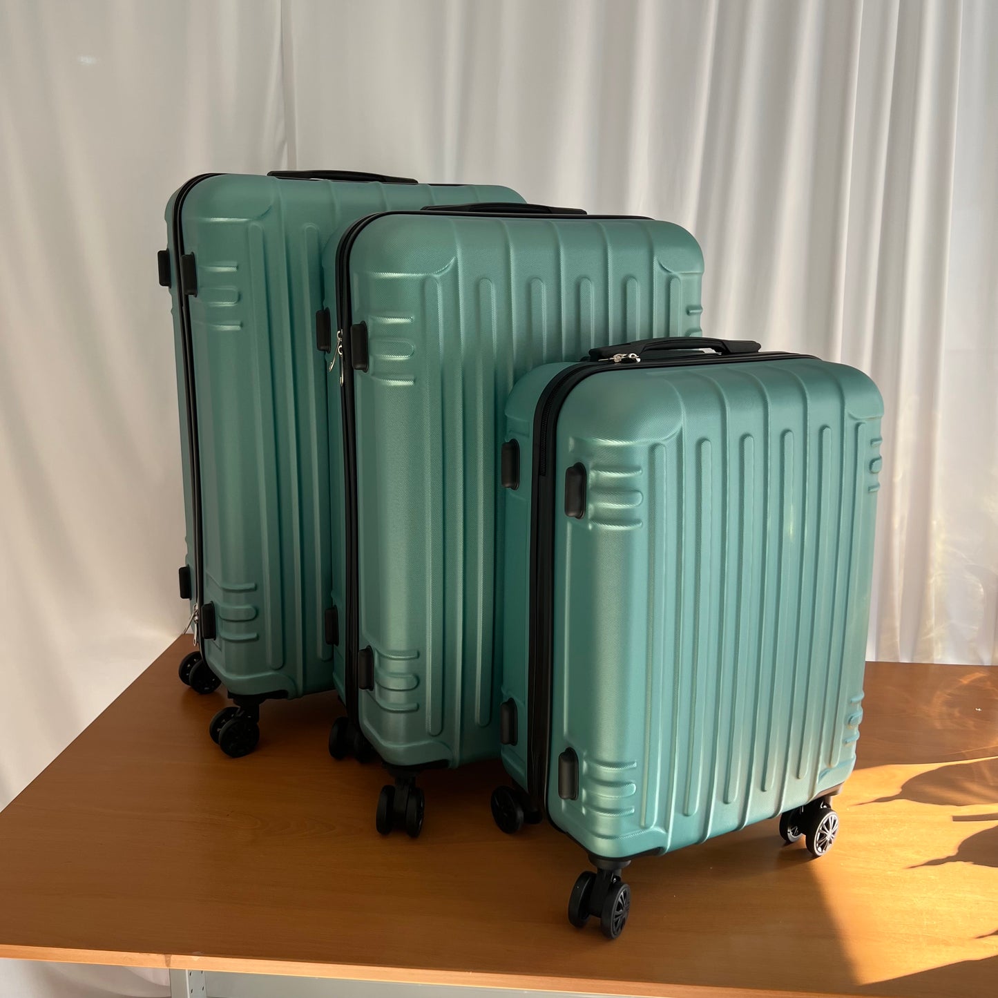 Set de Maletas Travel Pro 3 Piezas –  Rígido con Ruedas 360°