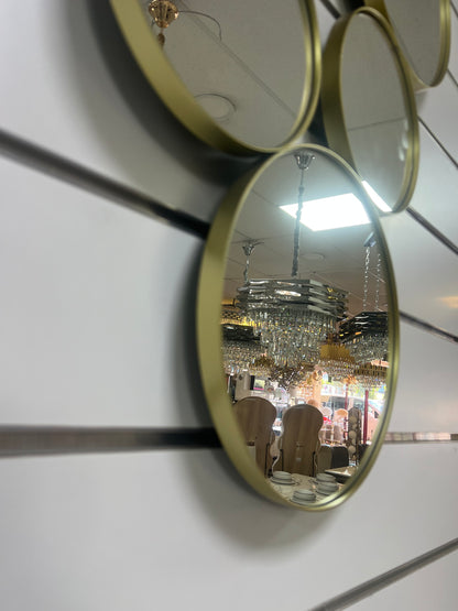 Espejo Decorativo Aura – Diseño Circular Múltiple con Marco Dorado
