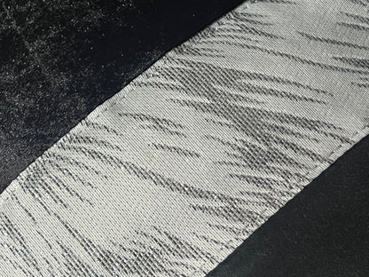 Colcha TROPICAL Elegante – Conjunto Decorativo con Tres Almohadas, 250 x 260 cm - COLOR NEGRO/GRIS
