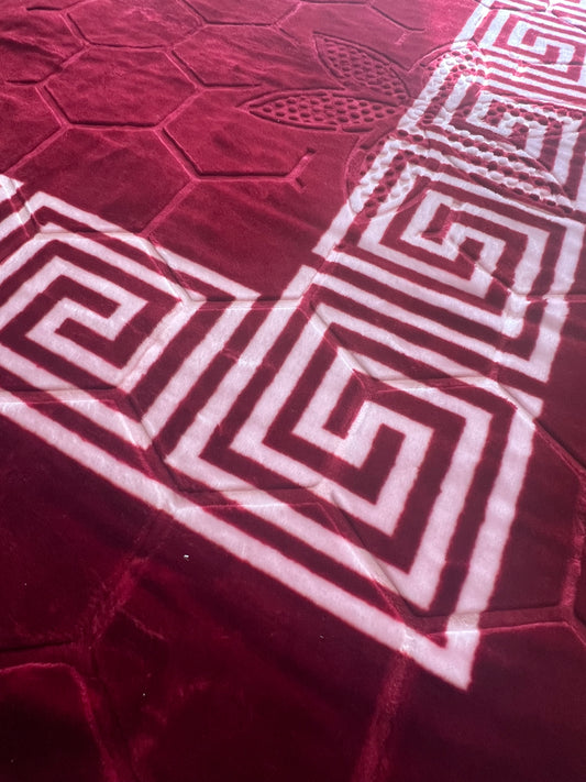 Alfombra Clásica Roja con Cenefa Blanca de Inspiración Oriental – Estilo Árabe