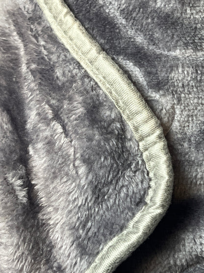 Manta Raschel 220 x 240 cm – 2 kg – 100% Poliéster