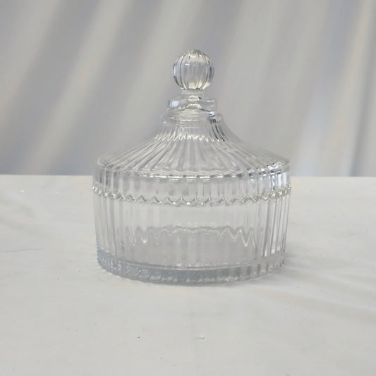 Frasco Decorativo de Cristal con Tapa Tallada – Elegancia para Almacenaje y Decoración