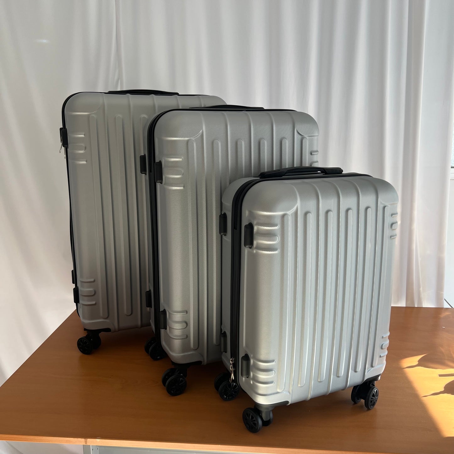 ✈️ Set de 3 Maletas Rígidas de Viaje - ¡Tu compañero perfecto para cualquier aventura!