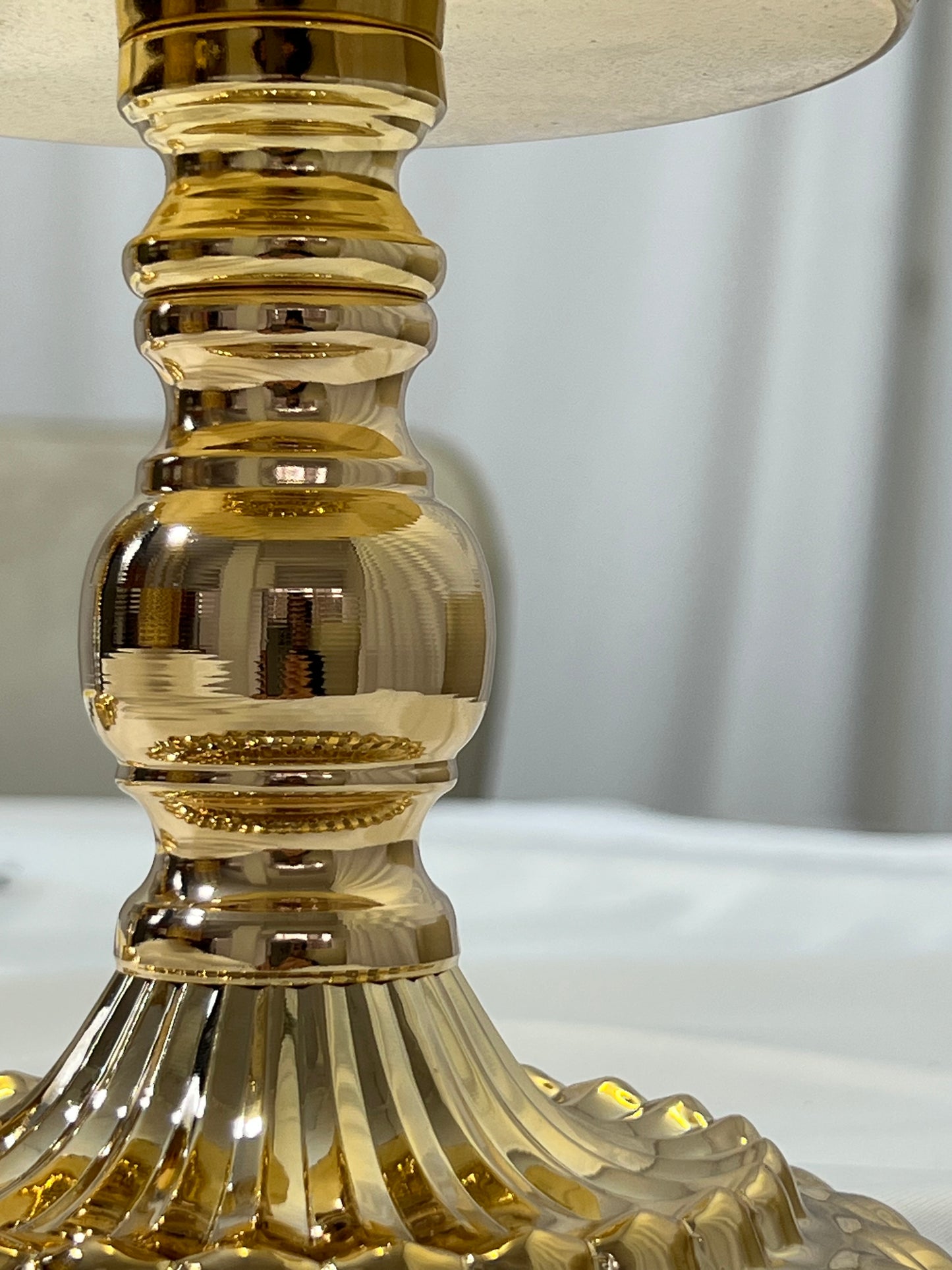 Cibório decorativo dourado vintage