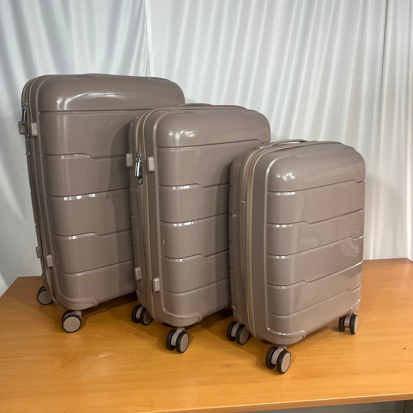 Set de Maletas de Viaje Rígidas Premium (Juego de 3 Piezas)
