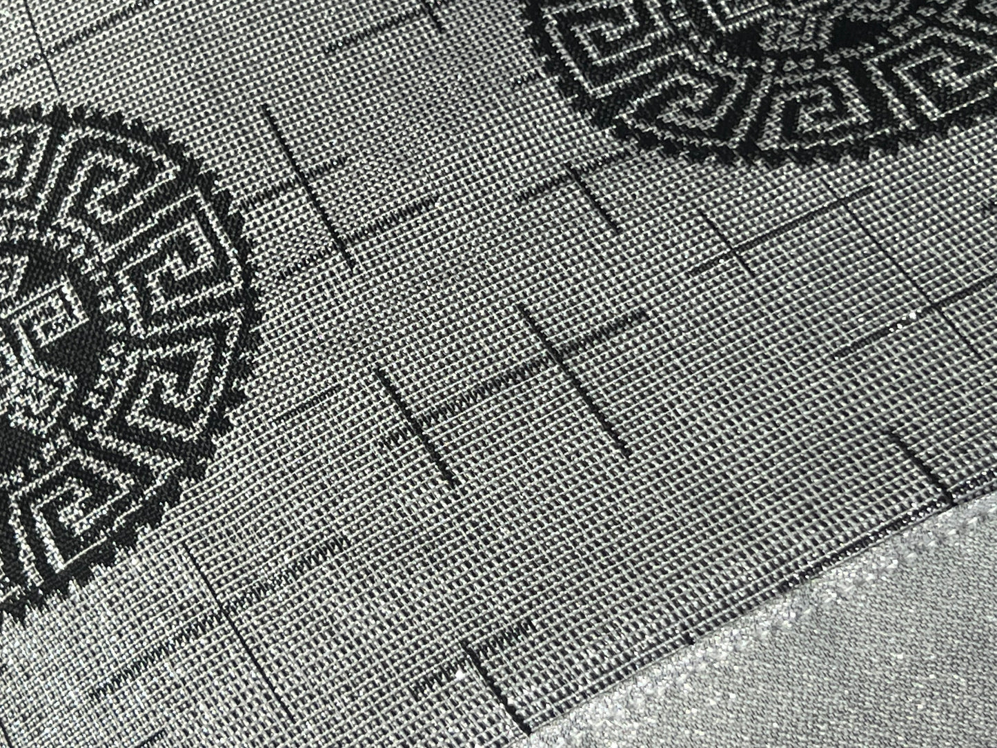🏯 Colcha TOQUIO Elegante – Conjunto Decorativo con Tres Almohadas, 250 x 260 cm - COLOR NEGRO