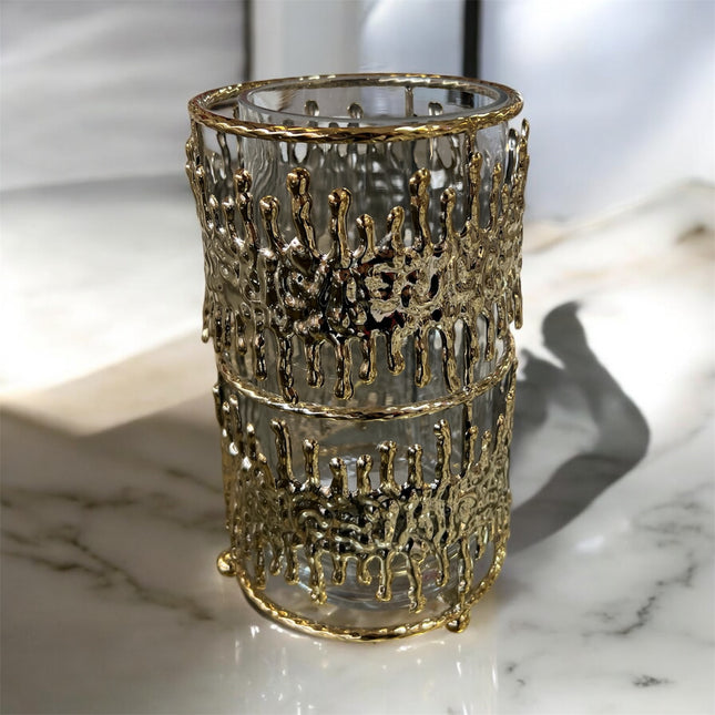 Portavelas de Cristal con Estructura Dorada – Diseño Moderno y Artístico