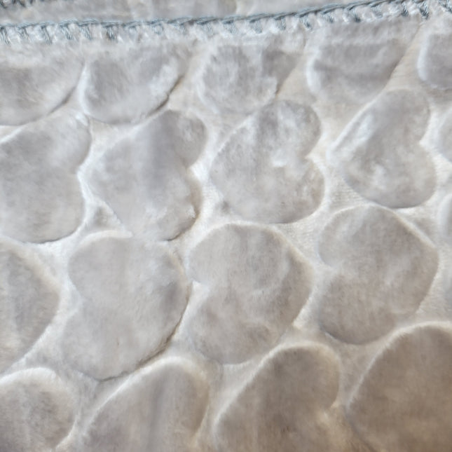 220 x 230 - Manta Rosa Súper Suave con Relieve 3D de Corazones – Tacto Terciopelo, Ribete Reforzado, Ideal Sofá o Cama - COLOR GRIS FLOJO