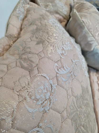 Set de Cama de Lujo "Hayal" – Cubrecama Acolchado con Encaje - COLOR CAPUCHINO