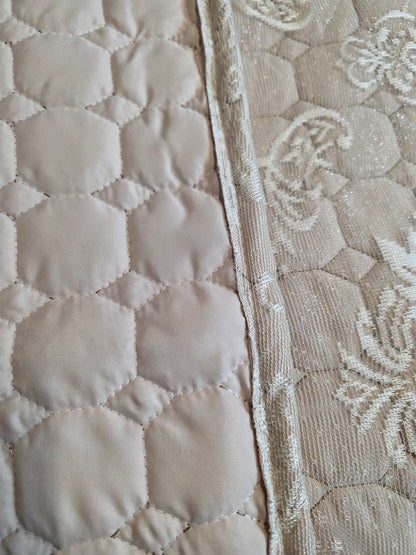 Set de Cama de Lujo "Hayal" – Cubrecama Acolchado con Encaje - COLOR CAPUCHINO