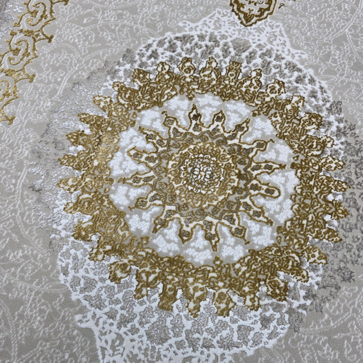 Alfombra NADOR Vizon y Crema con Marco Decorativo y Medallón Central ✨🤎🤍 — Estilo Tradicional Elegante con Profundidad y Contraste