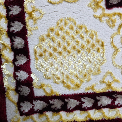 Alfombra Diseño Khanjar Roja con Detalles Dorados – Inspiración Árabe de Lujo