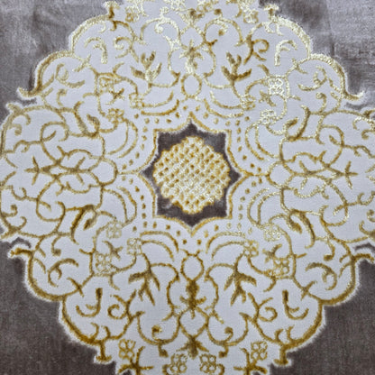 Alfombra Diseño Khanjar Marrón con Detalles Dorados – Elegancia Clásica Árabe