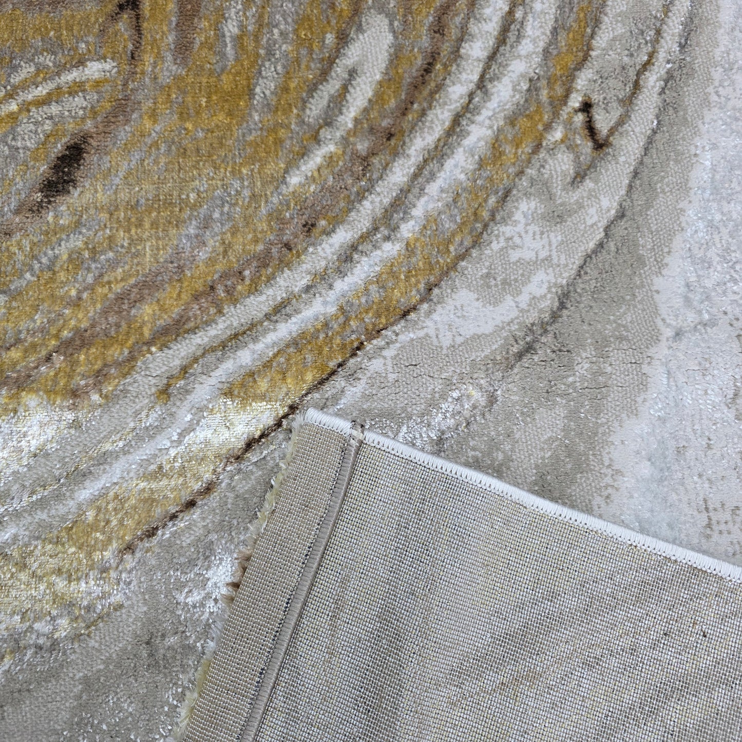 Alfombra Mármol Infinity Marrón / Dorado – Calidez Premium con Toque Sofisticado