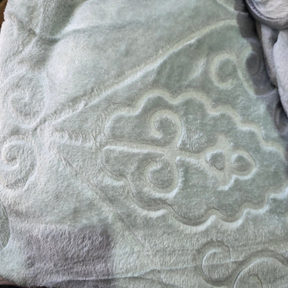 Raschel Blanket 220 x 240 cm – 2 kg – 100% Polyester
