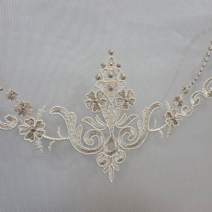 Estor Bordado Elegante de 2 Metros – Diseño Clásico en Tono Beige y Dorado - FLOR