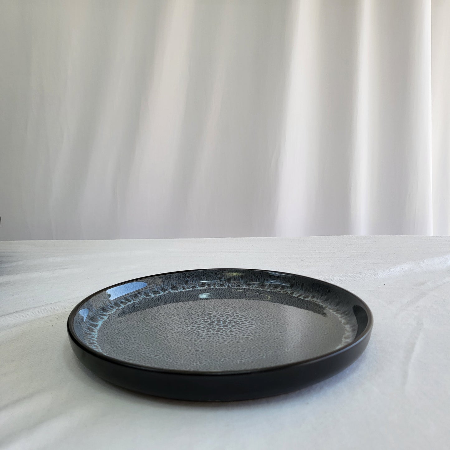 Set de Vajilla Bruma Negra con Interior Gris Jaspeado