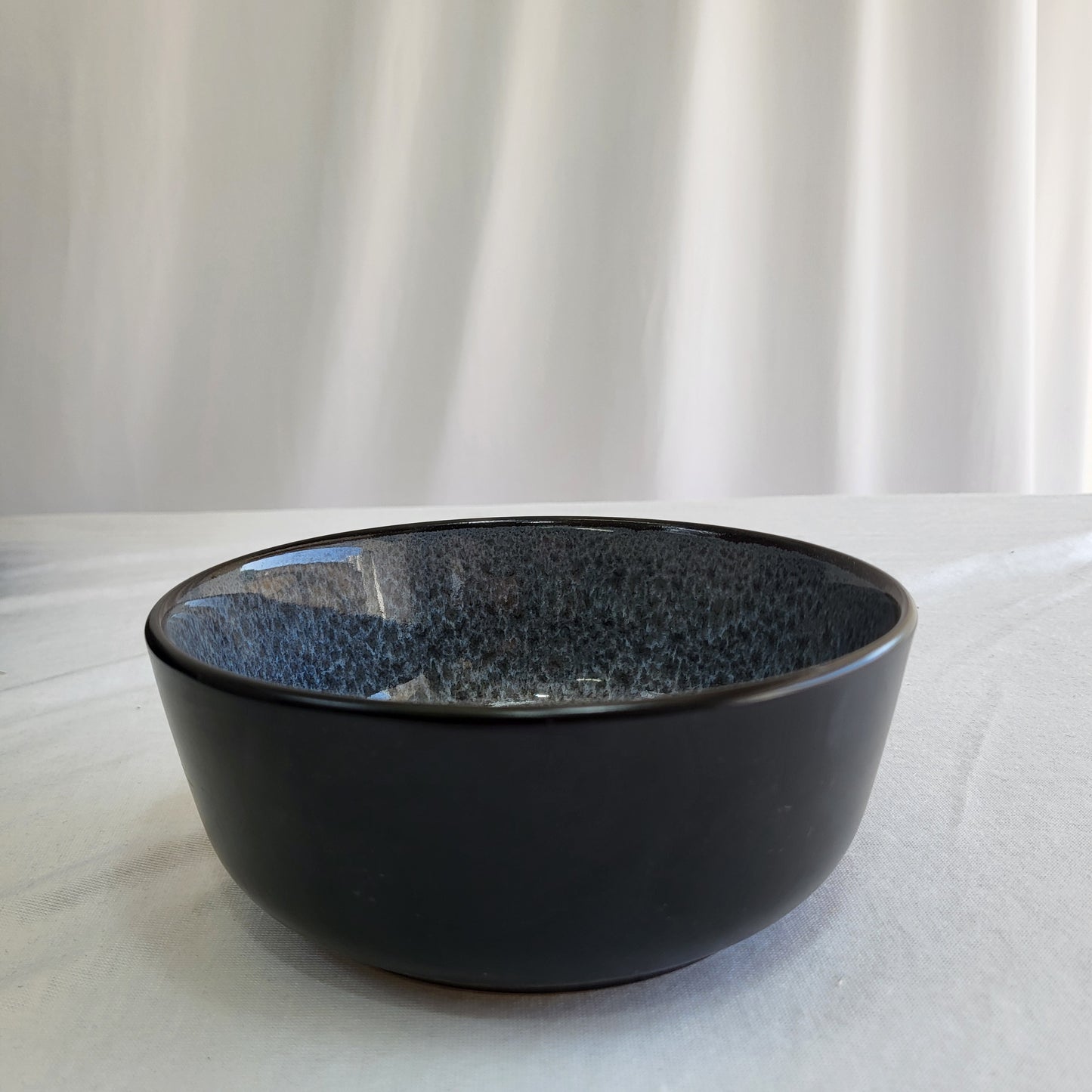 Set de Vajilla Bruma Negra con Interior Gris Jaspeado