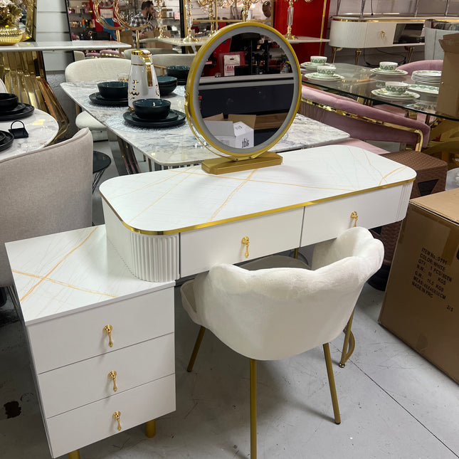 Tocador elegante con silla y espejo led blanco y dorado