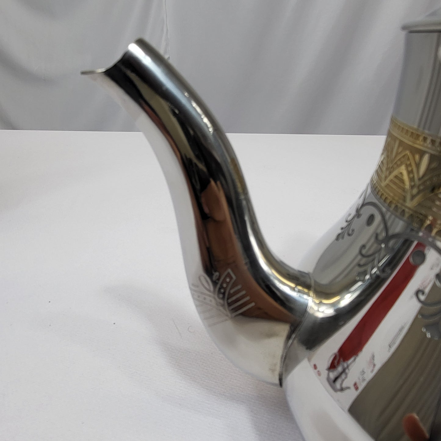 Tetera Marroquí Nadir de Acero Inoxidable con Detalle Dorado