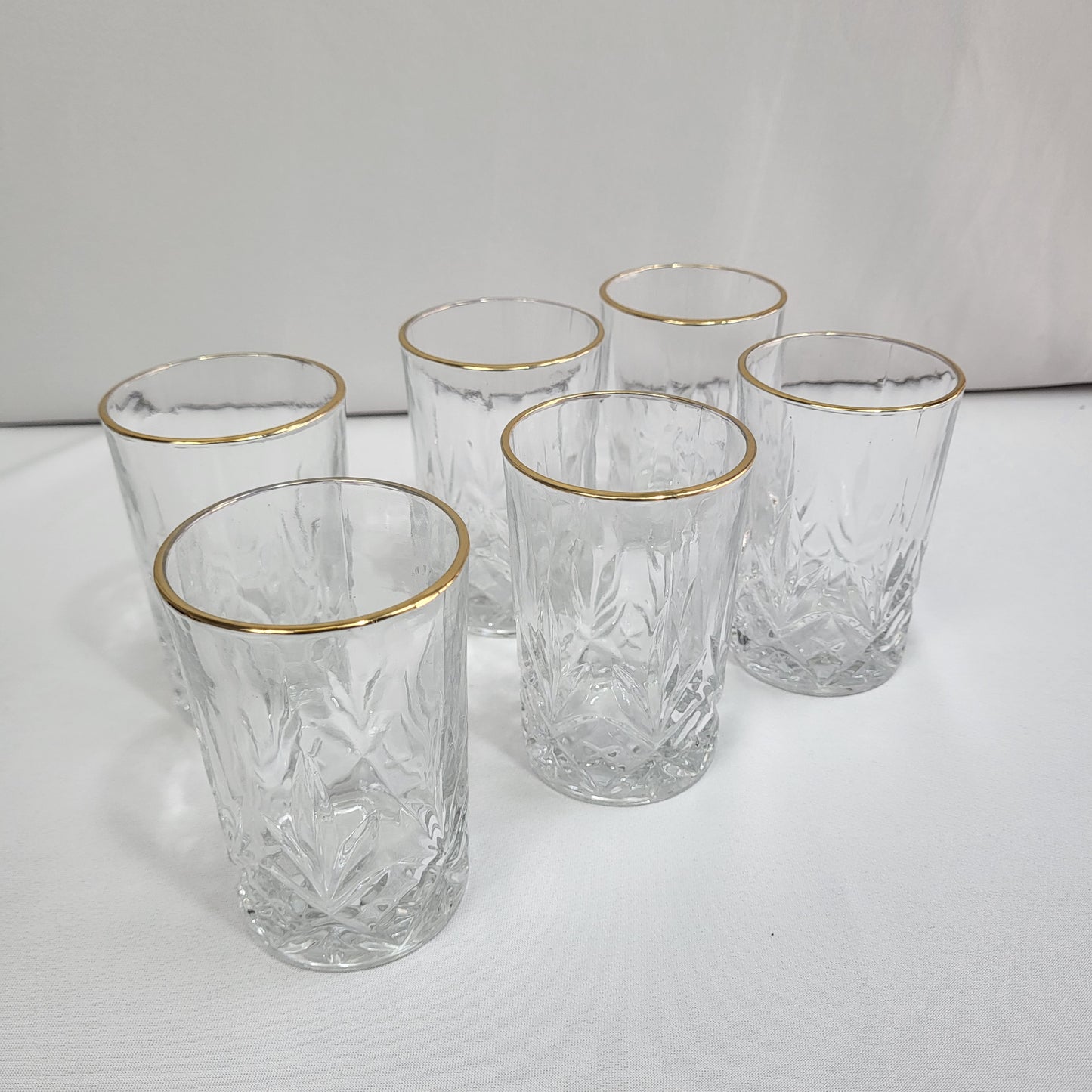 Set de 6 Vasos de Cristal Tallado con Borde Dorado
