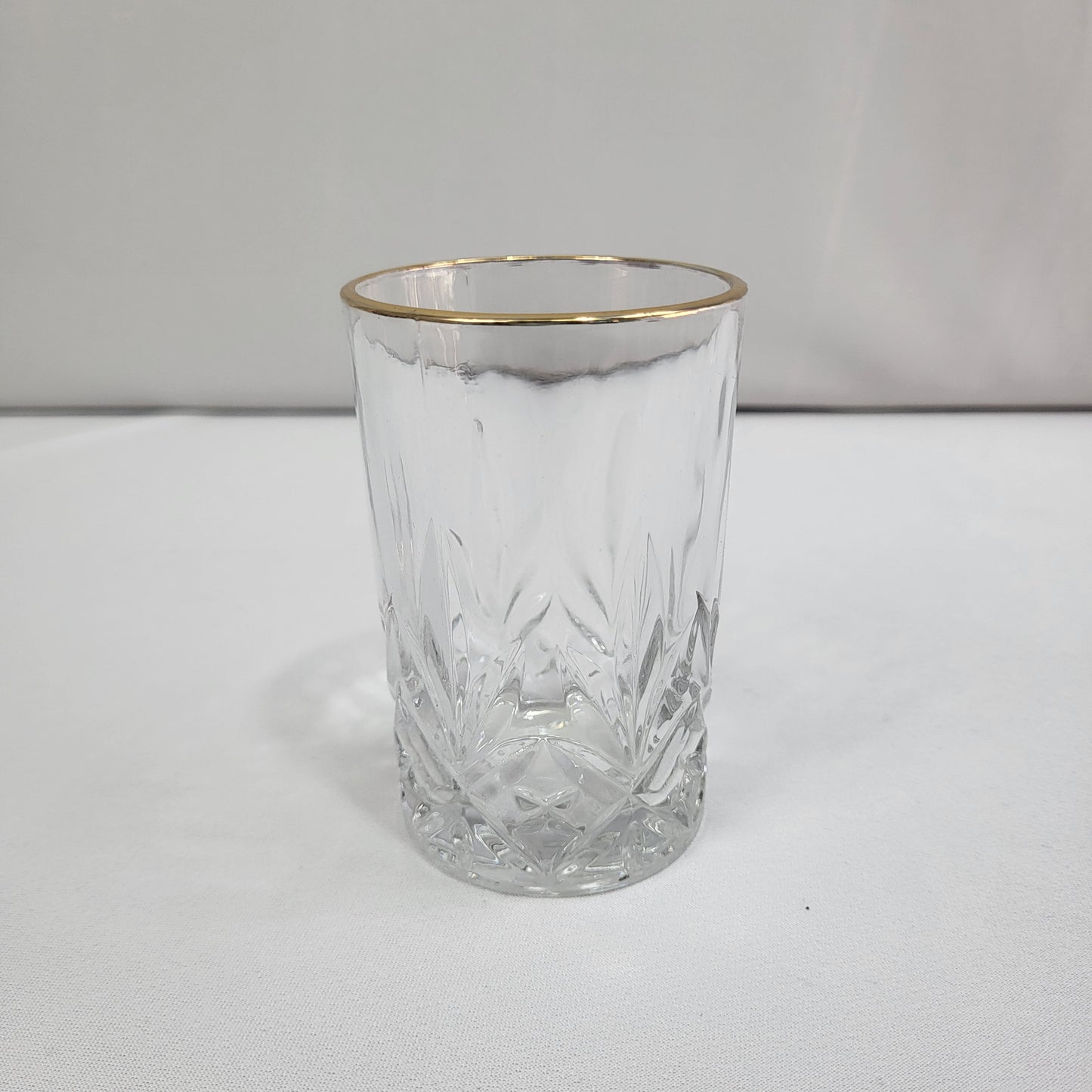 Set de 6 Vasos de Cristal Tallado con Borde Dorado