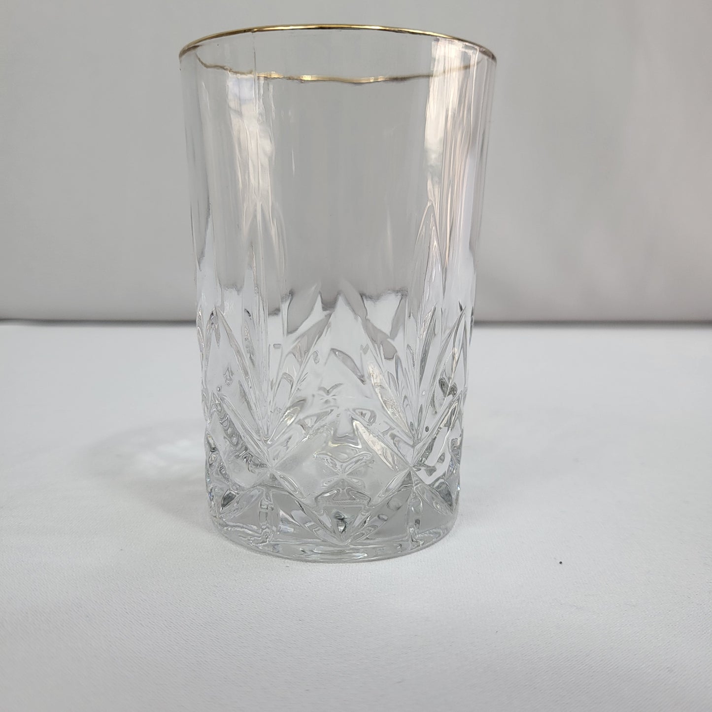 Set de 6 Vasos de Cristal Tallado con Borde Dorado