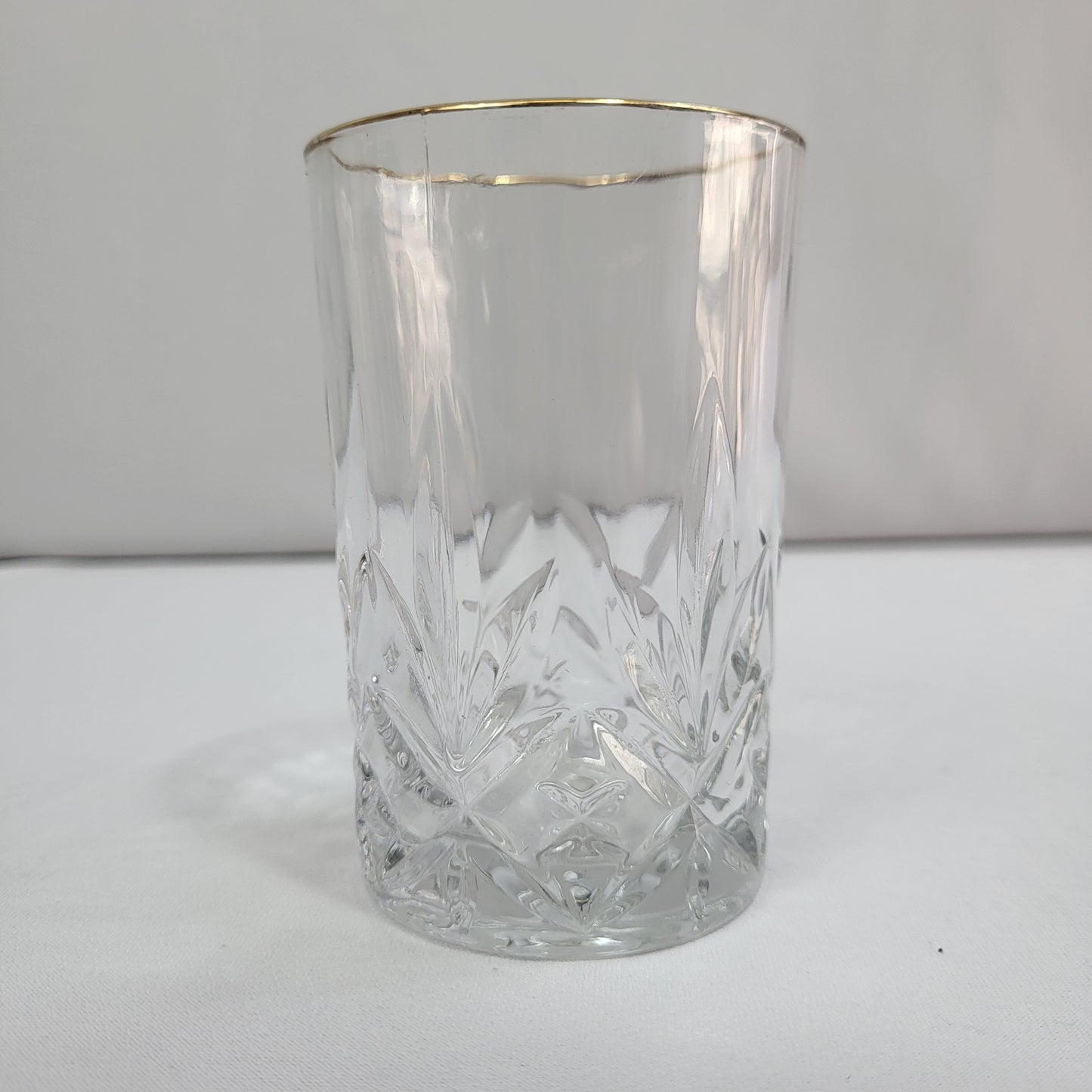 Set de 6 Vasos de Cristal Tallado con Borde Dorado