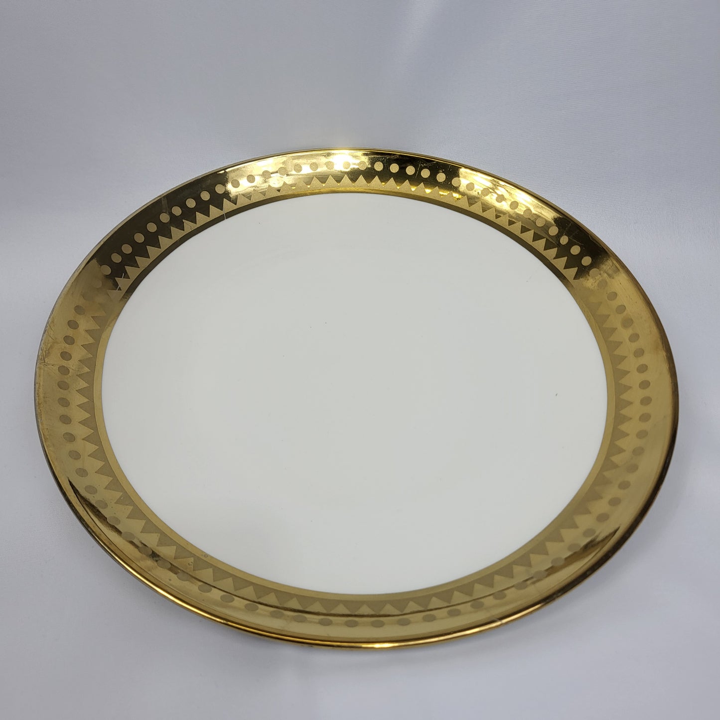 Plato de Presentación Dorado con Borde Geométrico - 10" (25,4 cm)