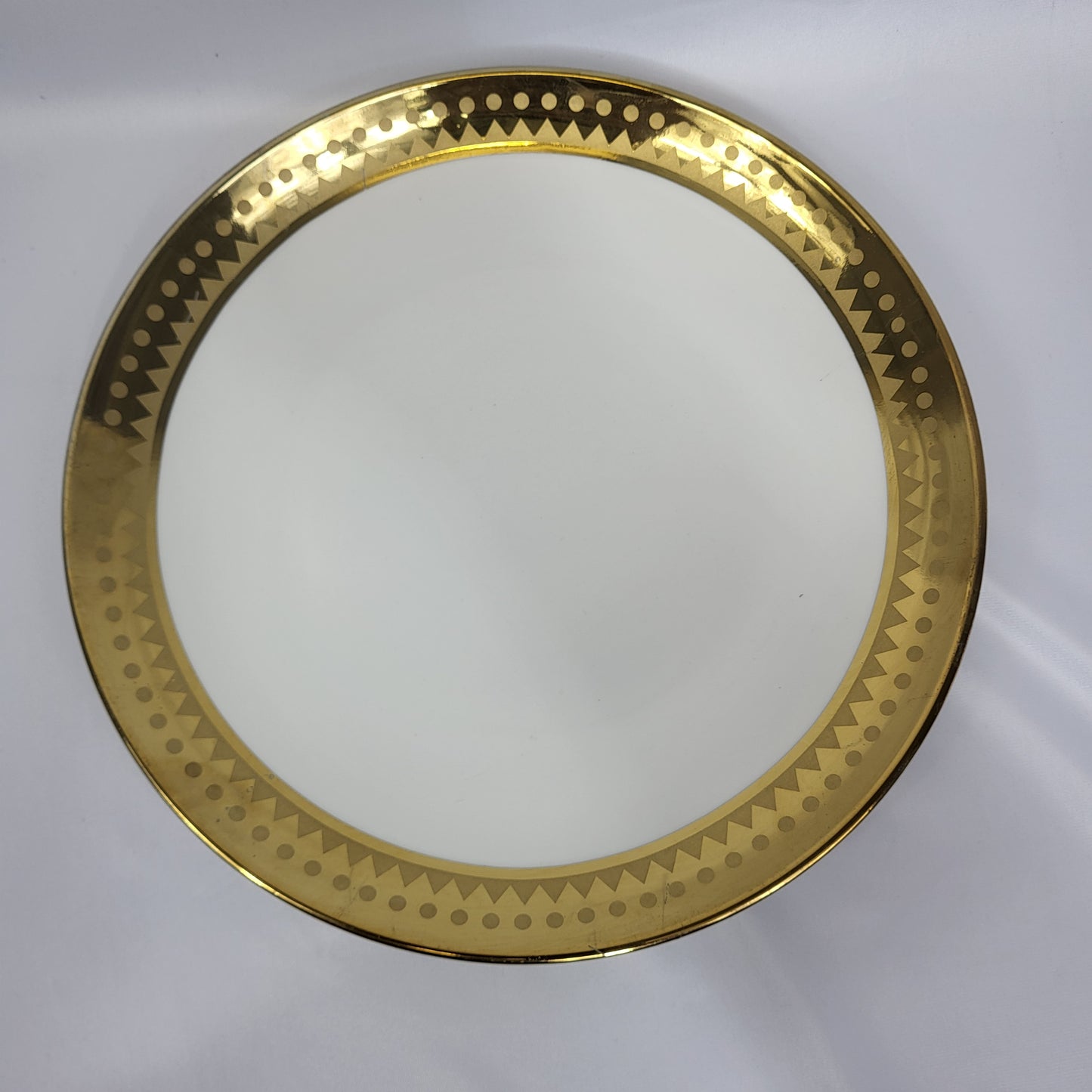 Plato de Presentación Dorado con Borde Geométrico - 10" (25,4 cm)