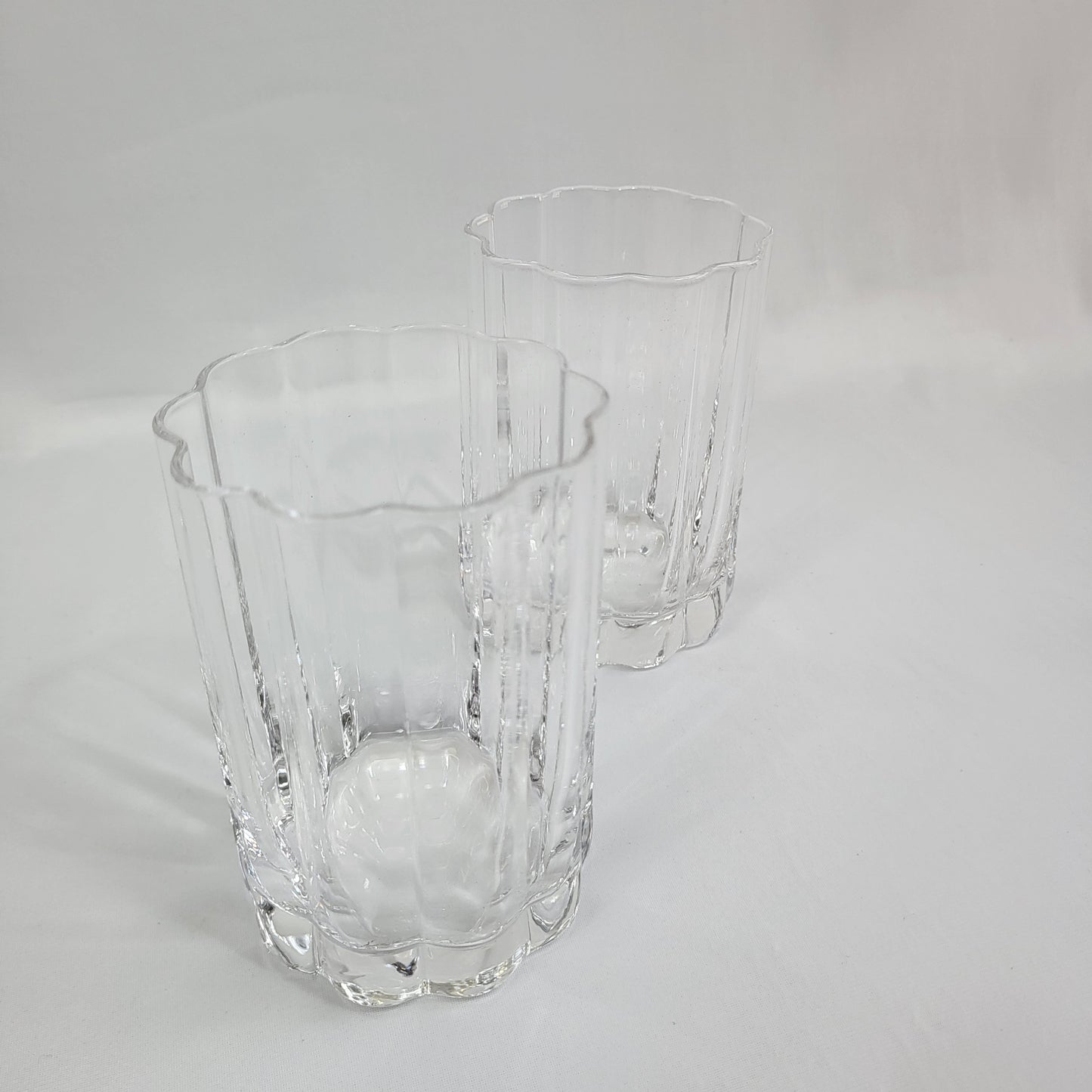 Set de 2 Vasos de Cristal con Borde Ondulado y Tallado Vertical