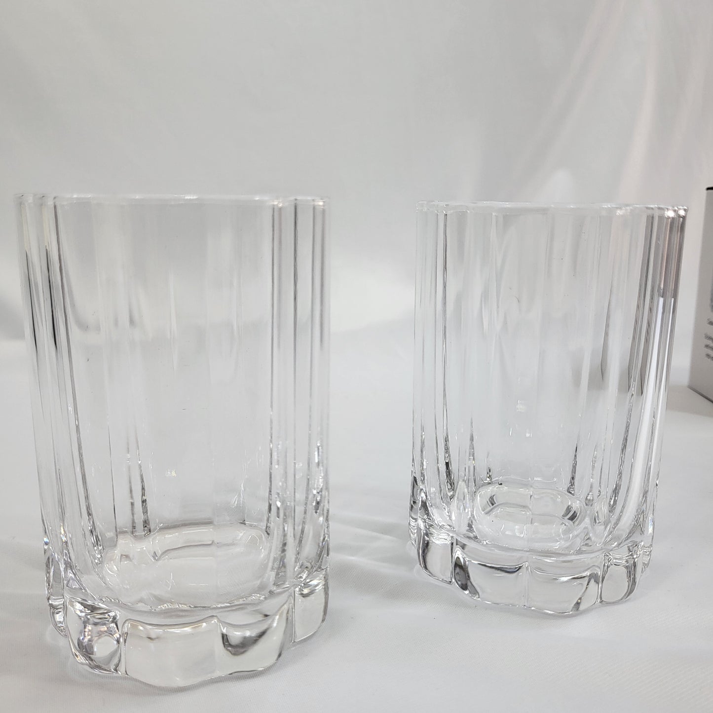 Set de 2 Vasos de Cristal con Borde Ondulado y Tallado Vertical