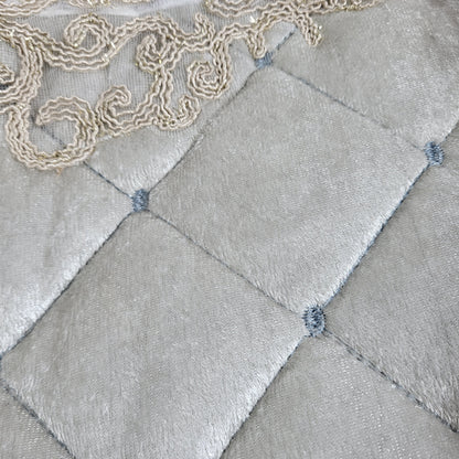 Set de Cama de Lujo "Marianna" – Cubrecama Acolchado con Encaje - COLOR GRIS