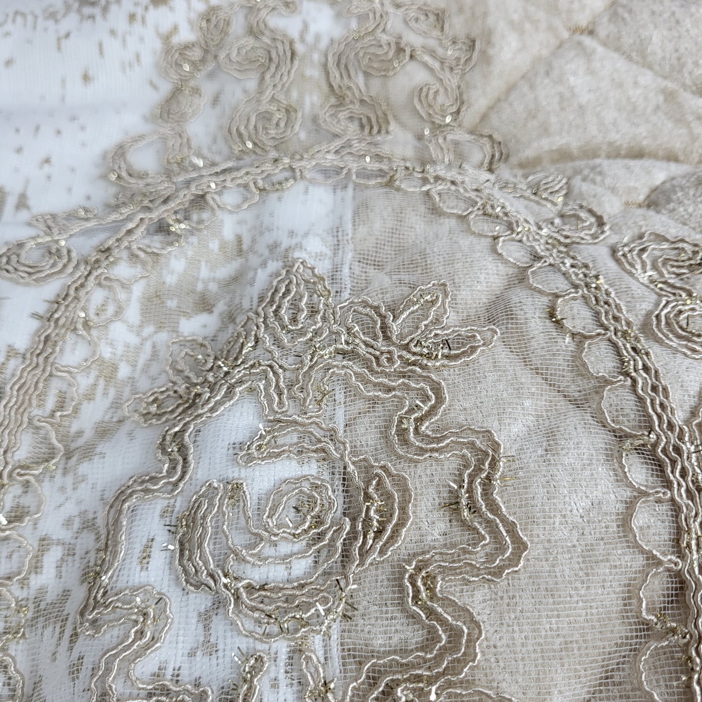 Marianna Luxury Bedding Set – Quilted Bedspread with Lace