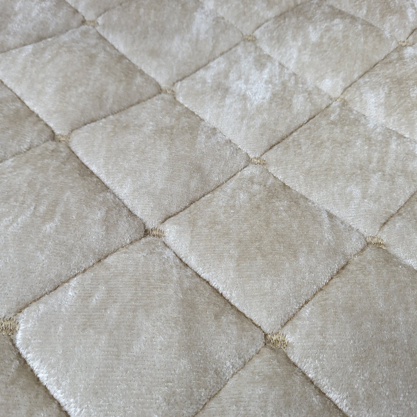 Marianna Luxury Bedding Set – Quilted Bedspread with Lace