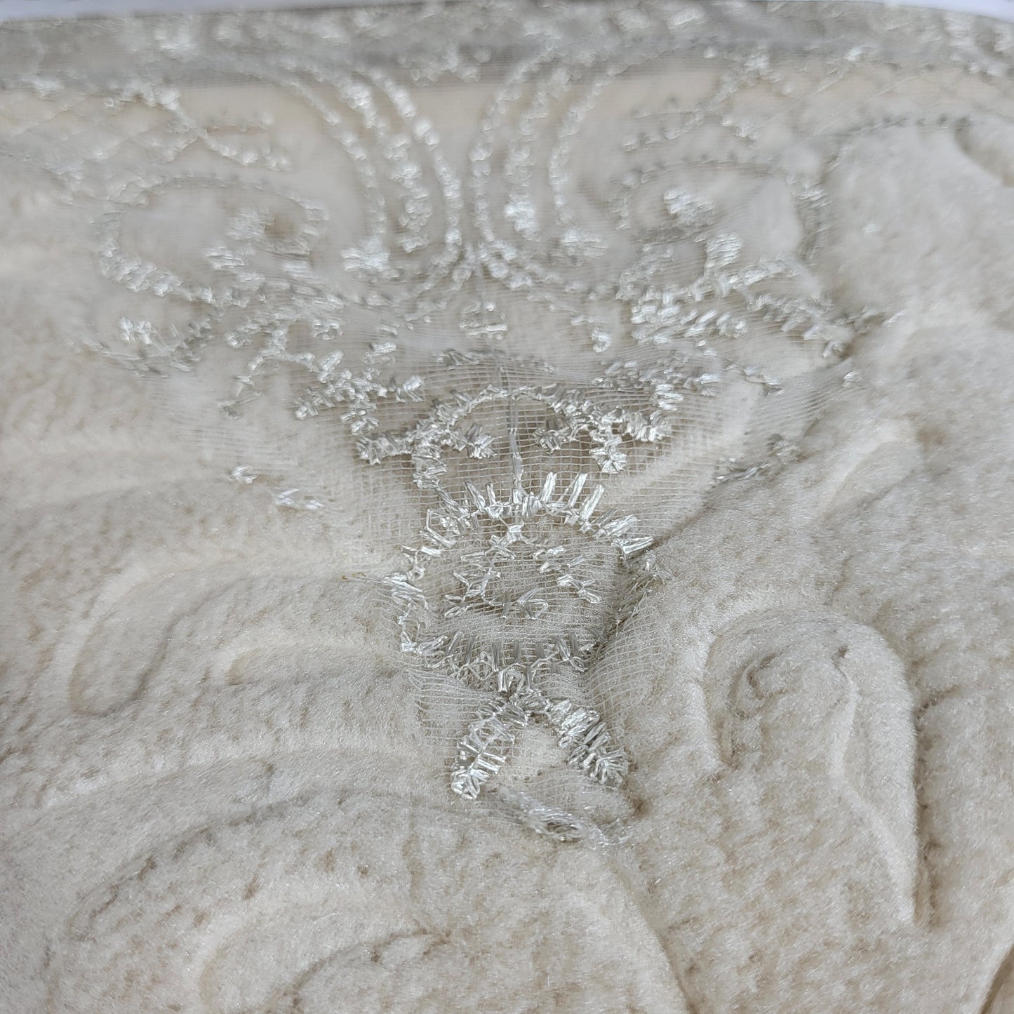 Conjunto de cobertores Banu Cream – Elegância e aconchego para seu quarto