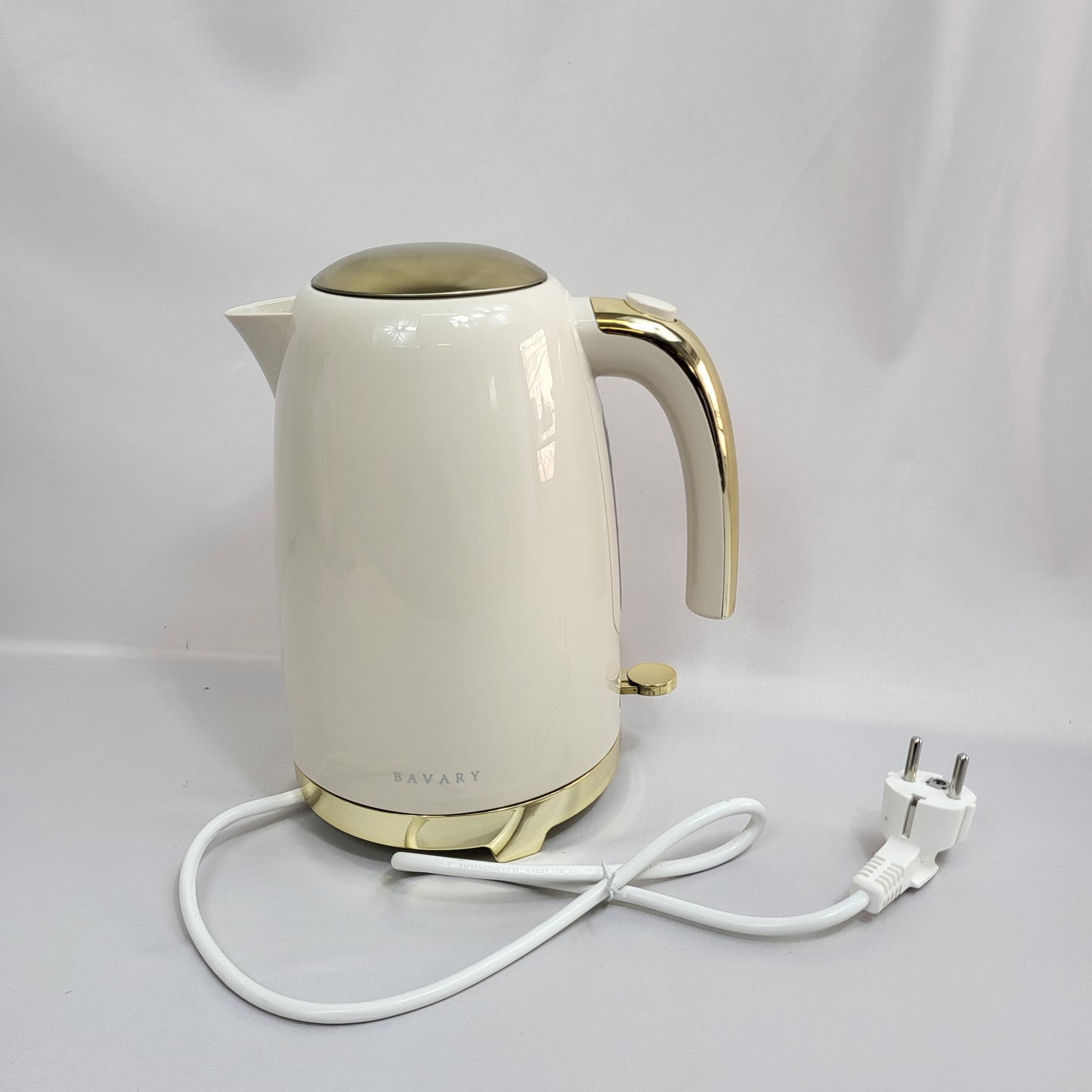 Hervidor Eléctrico BAVARY Crema con Detalles Dorados 1.7L