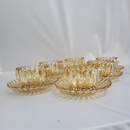 Set de 6 Bowls de Cristal Ámbar Dorado con Diseño Pétalos de Flor y Platillo