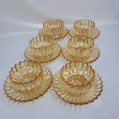 Set de 6 Bowls de Cristal Ámbar Dorado con Diseño Pétalos de Flor y Platillo
