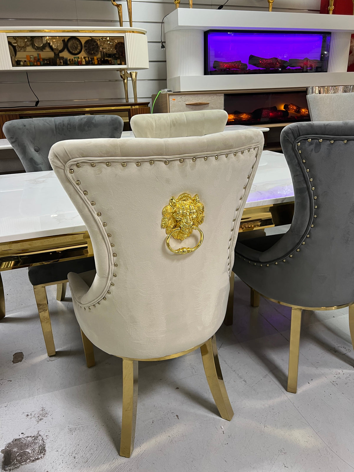 Leon · Beige
