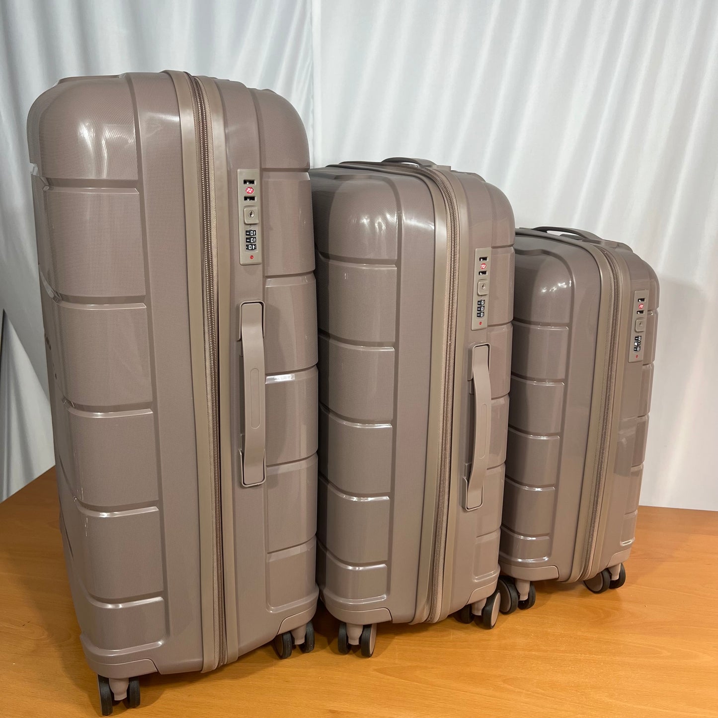 Set de Maletas de Viaje Rígidas Premium (Juego de 3 Piezas)
